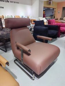 Comfortable Armchair with Ergonomic Design | LEUKHOME