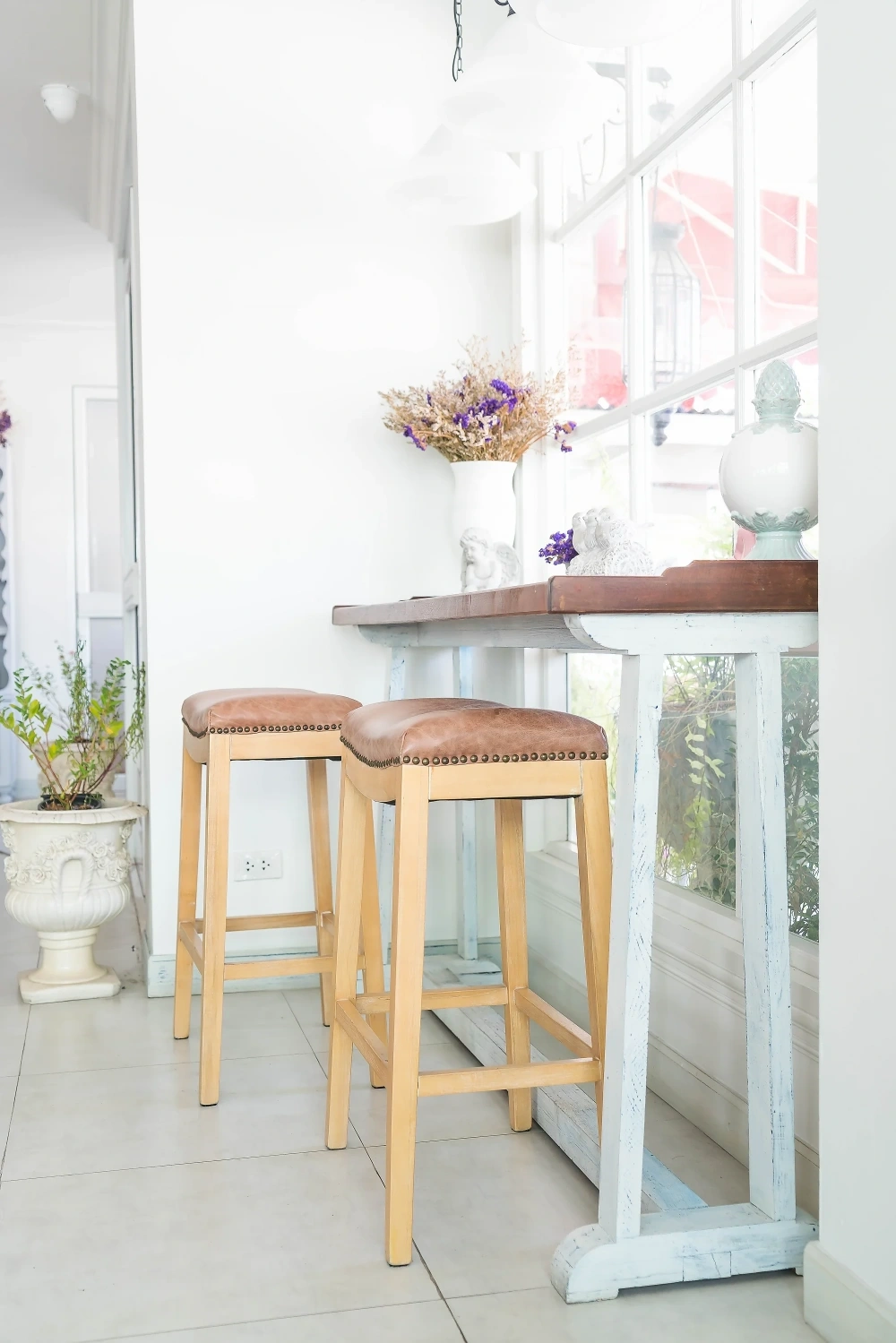 What Factors Should You Consider When Selecting a Custom Furniture Factory (1)