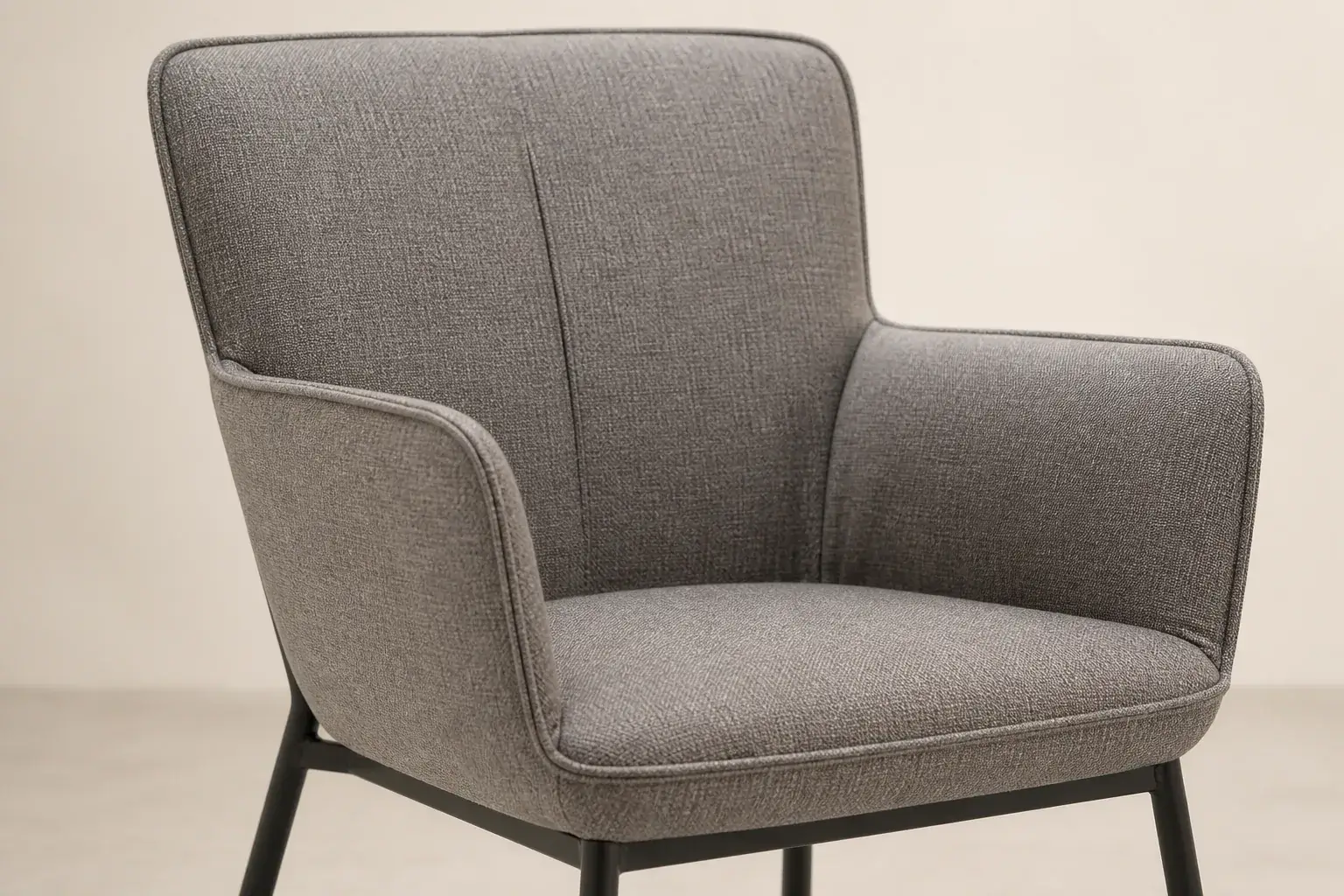 Close view of the HTC0228 centre line, grey woven surface and piped edges